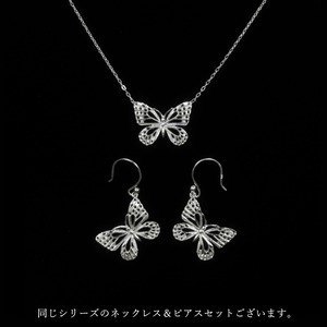 Lina｜リナ 蝶 フックピアス (SV925)  アサギマダラ (M size) シルバー 銀