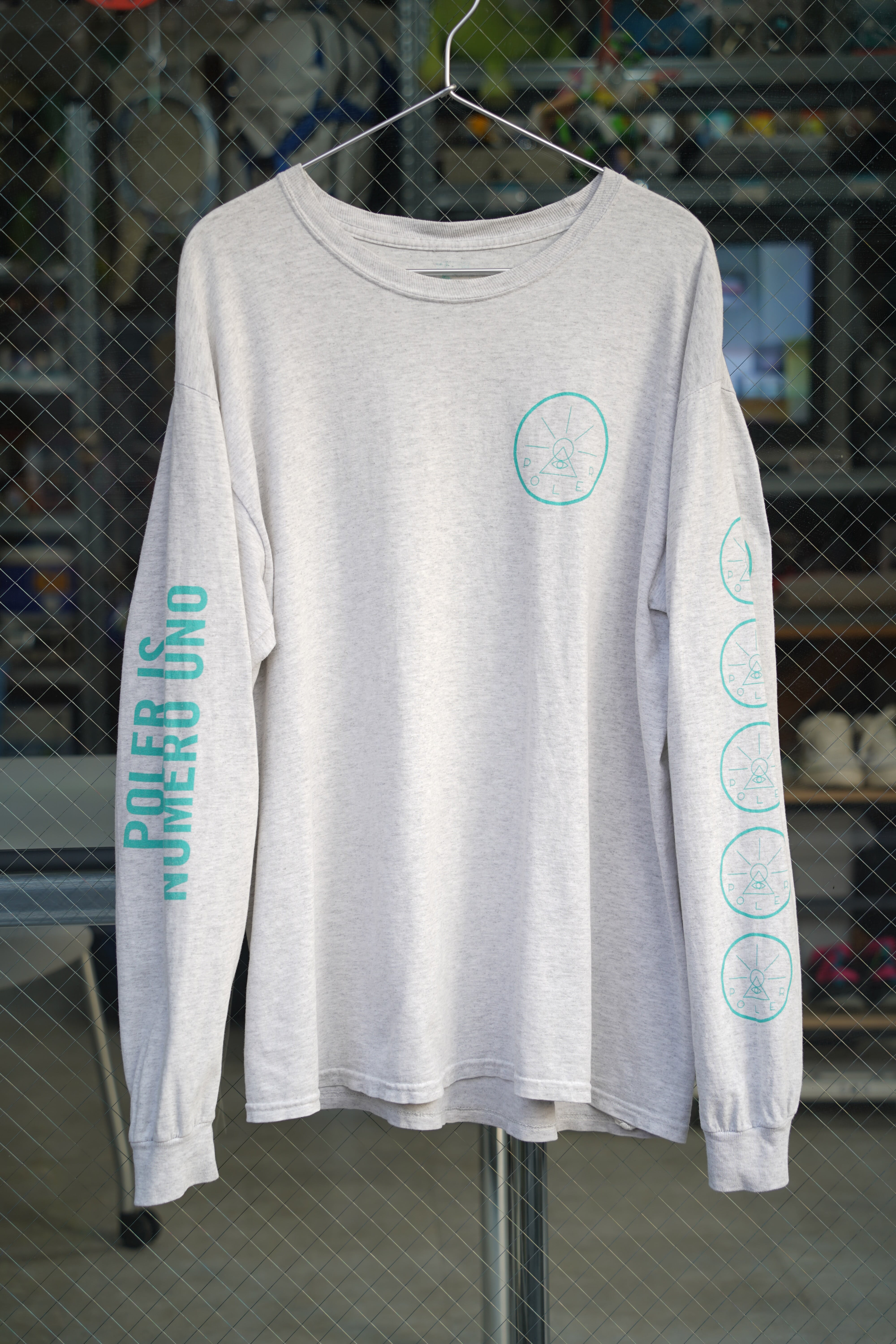 POLeR(ポーラー)NUMERO UNOプリントロングスリーブTシャツ /ライトグレー/L相当