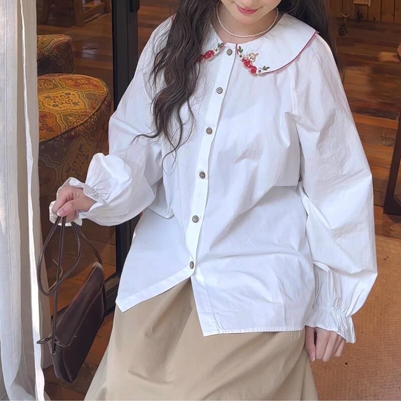 うさぎ刺繍入りラウンドカラーロングスリーブブラウス W1240