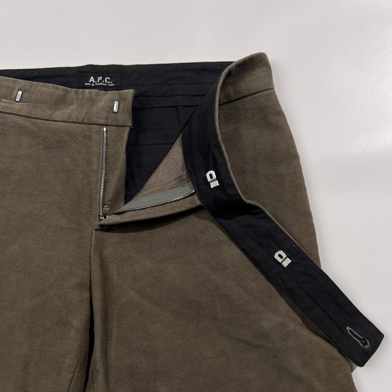 A.P.C. アーペーセー 裾ダブル モールスキン ハーフパンツ ショートパンツ サイズ 36 /グレージュ系/男女でも