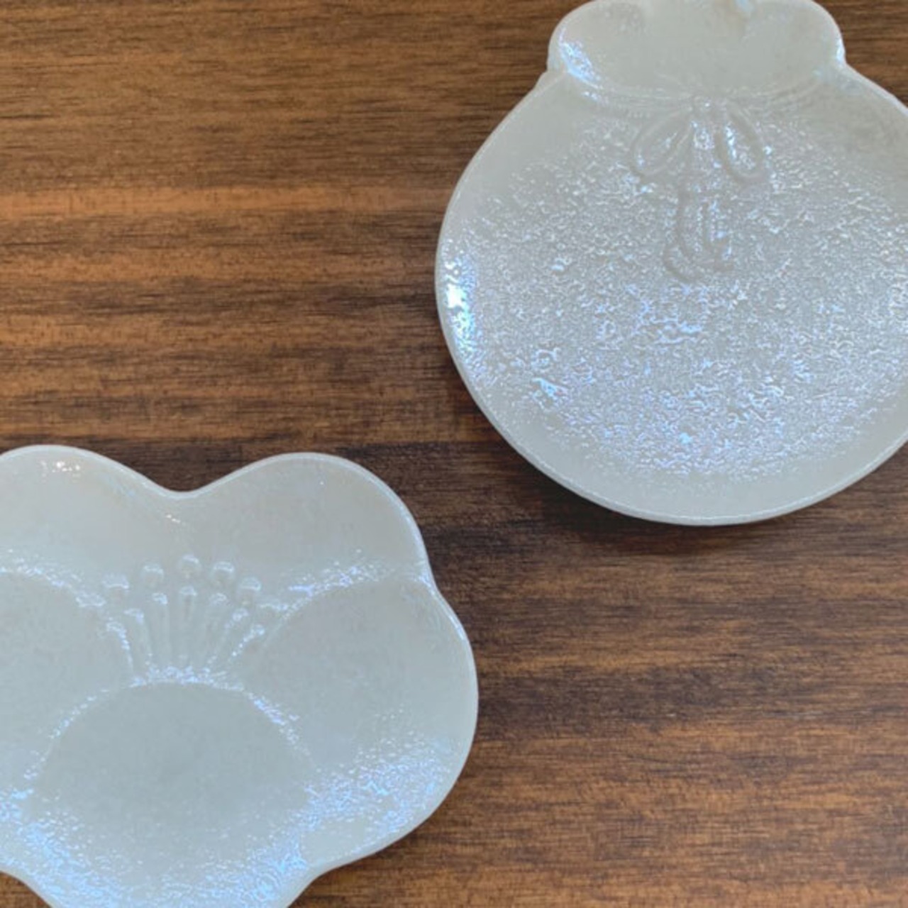 有田焼　豆皿　パールラスター（梅・宝袋）