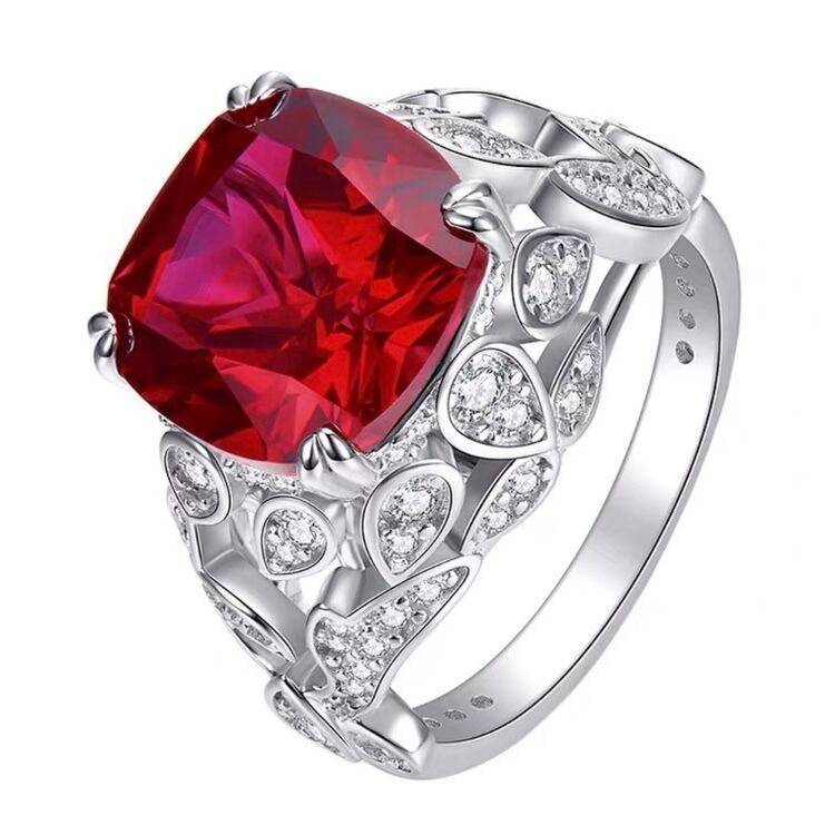 10カラット 人工ルビー 高炭素ダイヤモンド キラキラ ゴージャス