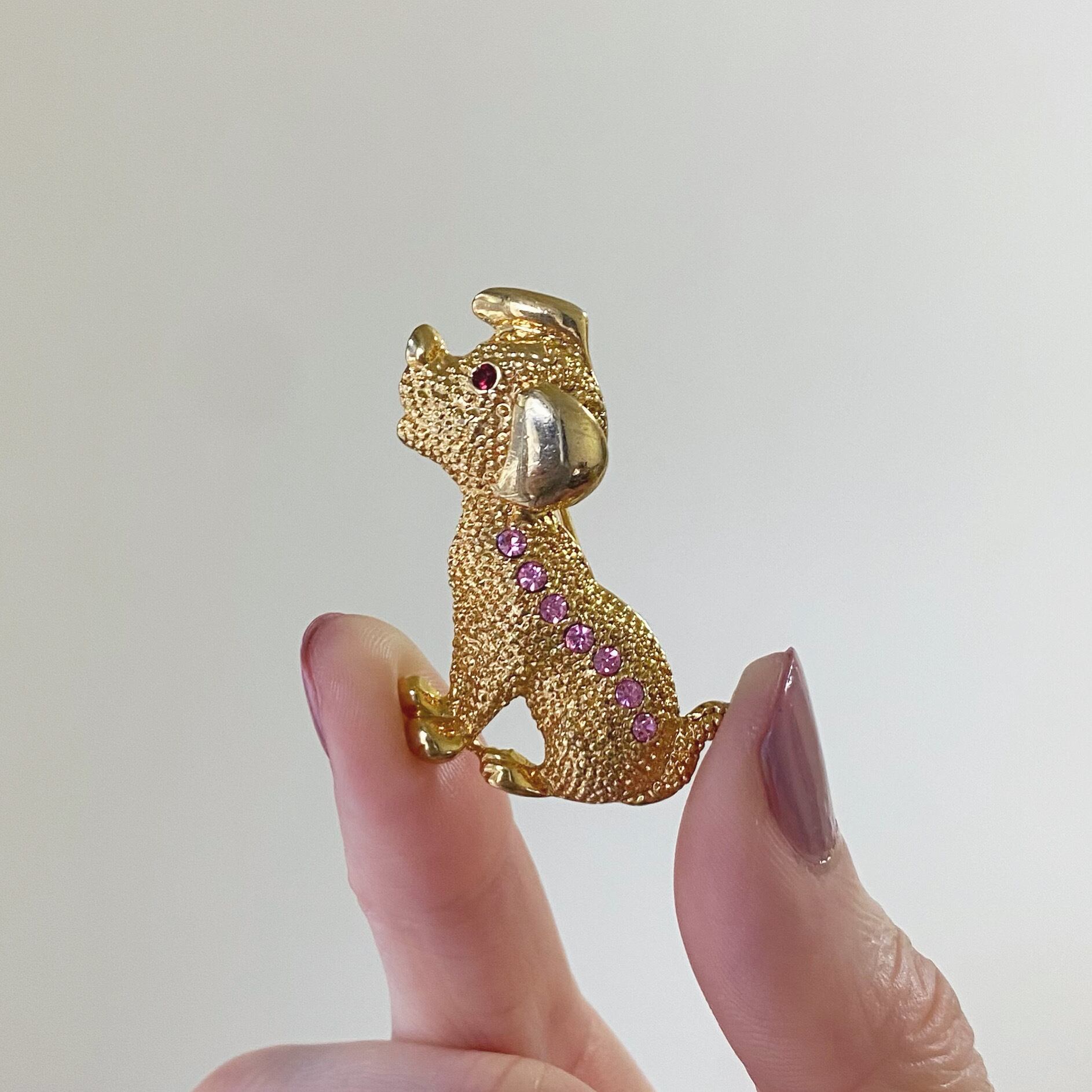 ピンクラインストーン 犬のブローチ | ARLEQUIN