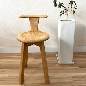 無垢の小椅子　ポムチェア　【LIM11】背つきスツール　軽量家具　こぶりスツール　エントランス