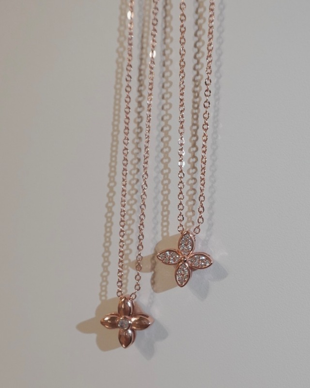 reversible flower necklace