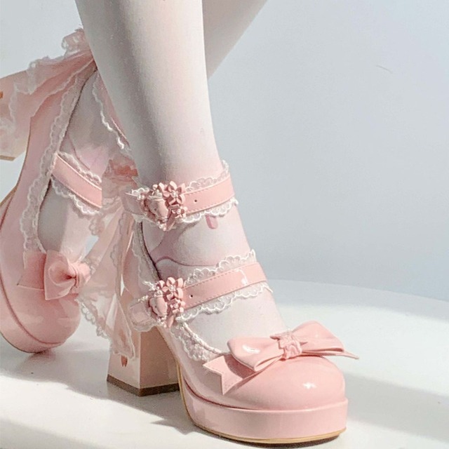 淡桃のヴェールレースリボン付き厚底パンプス