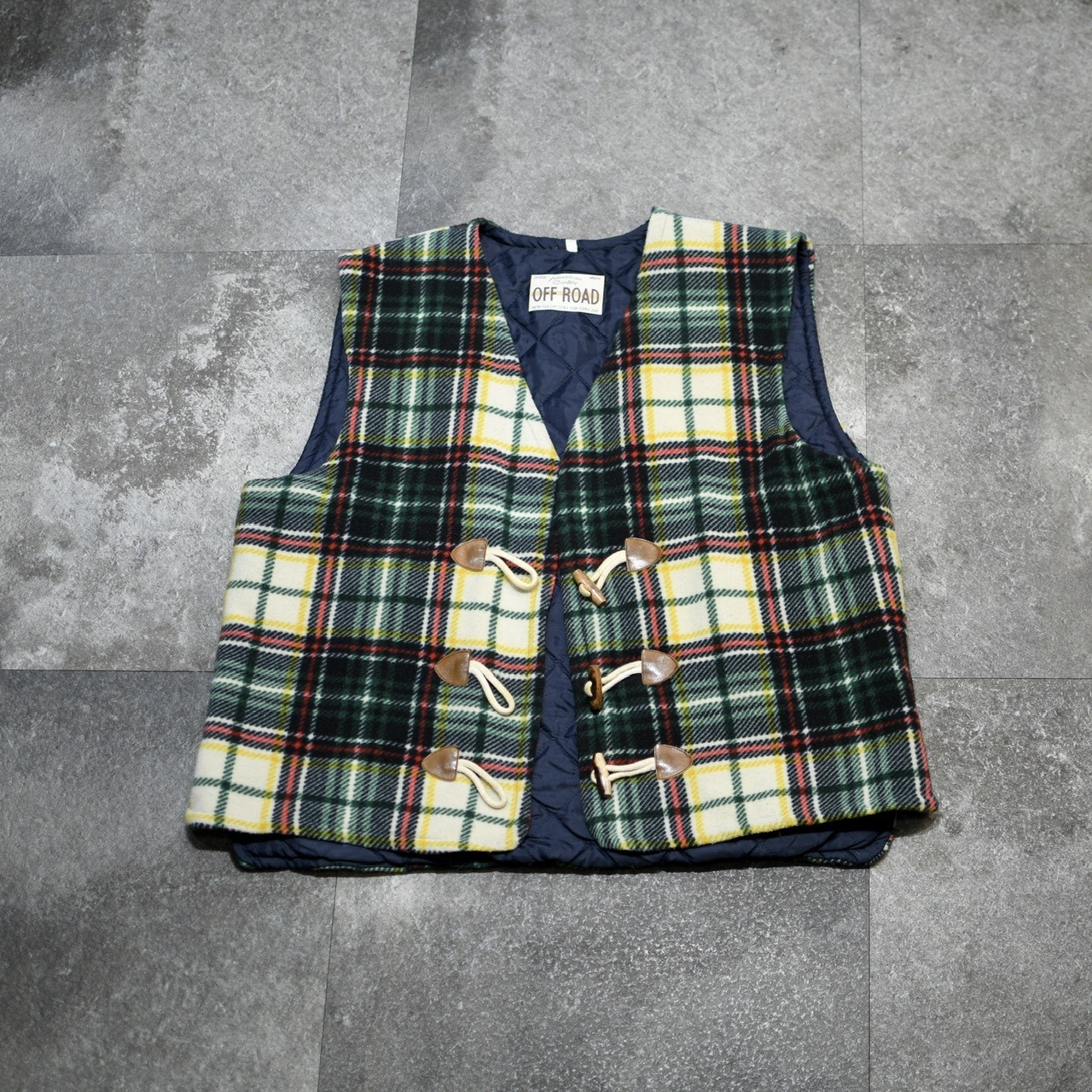design check fleece vest