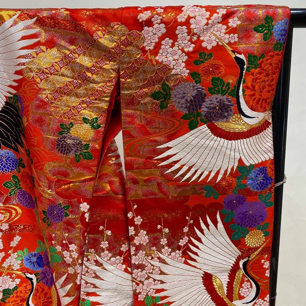 色打掛 正絹 鶴 刺繍 赤 金 打掛 花嫁衣裳 婚礼 リサイクル 中古