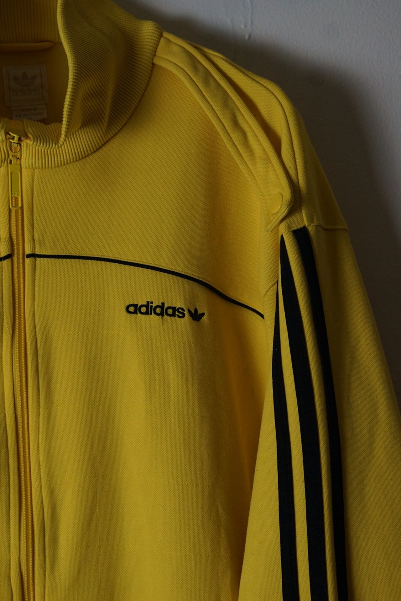 ADIDAS TRACK JACKET