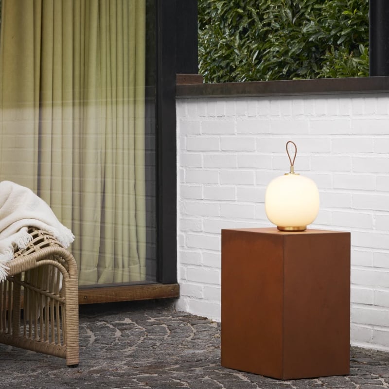 VL45 ラジオハウス ポータブルランプ Opal White［ ルイスポールセン