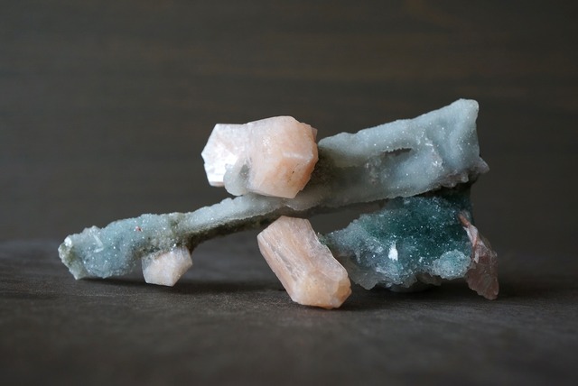 アポフィライト/スティルバイト/カルセドニー 　Apophyllite/Stilbite/Chalcedony 861