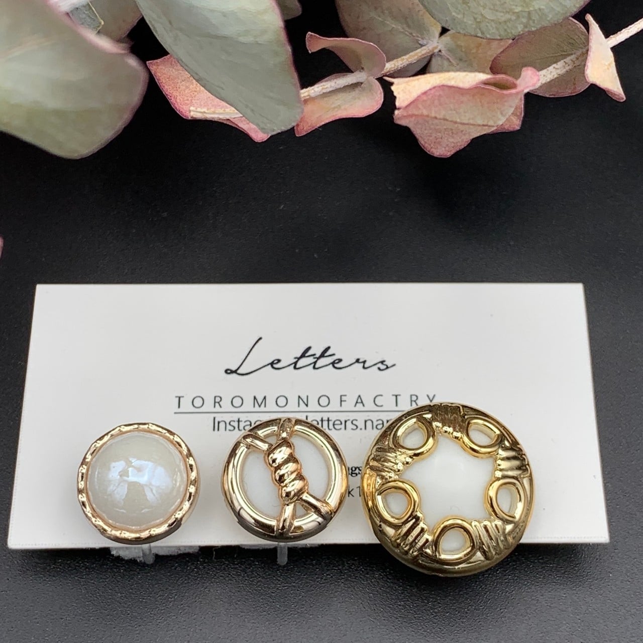 アンティークボタンイヤリング | CARA handmade