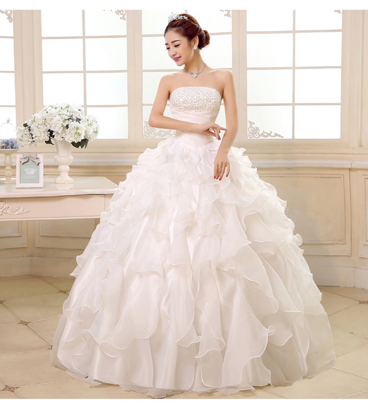 パステルイエロー カラードレス キラキラのハンドビーディン 華やかな  