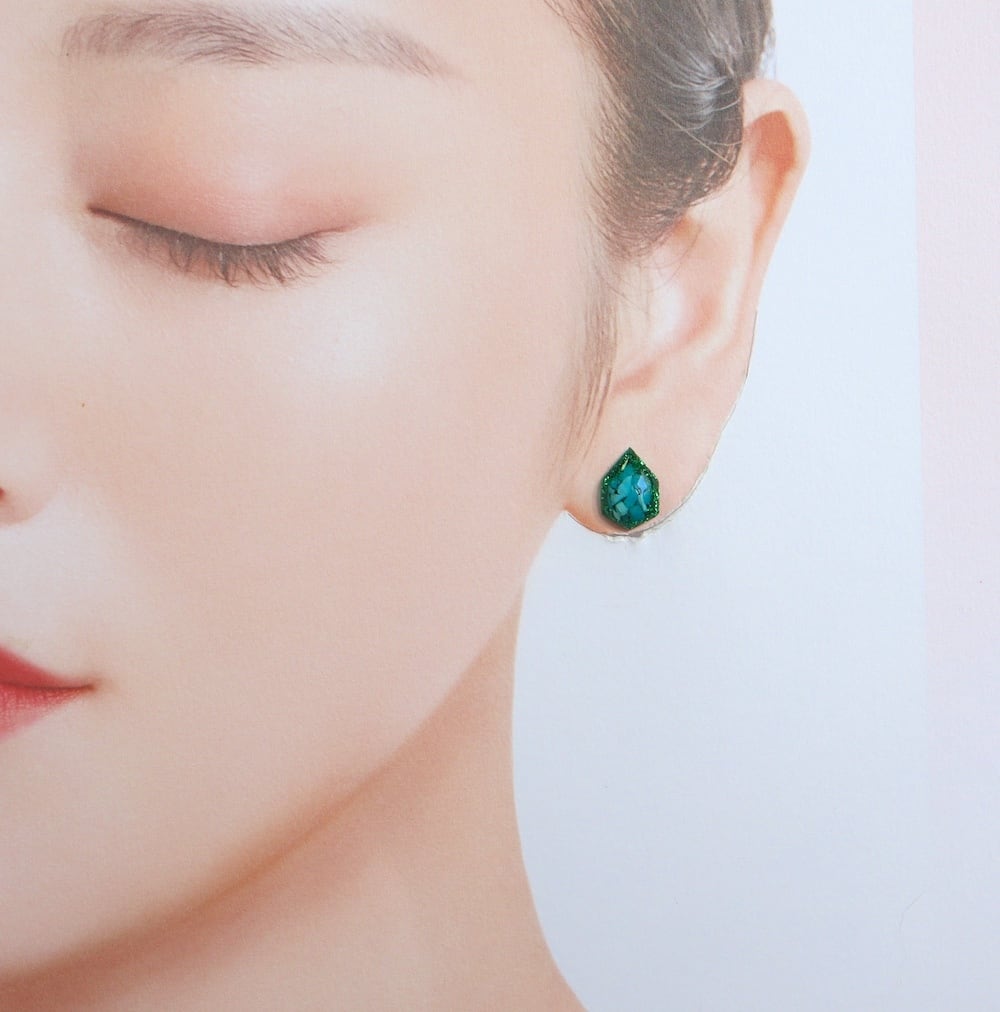 jewel】ジュエル ターコイズ ラメ レジン ピアス グリーン 天然石 原石