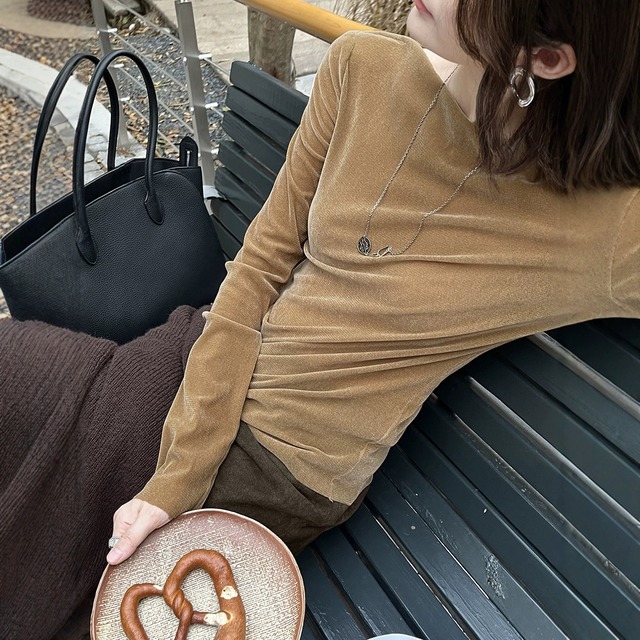 【urban woman シリーズ】 カットソー レディース おしゃれ 長袖 ベルベット 秋冬 tシャツ 着痩せ 体型カバー 春 秋 冬 20代 30代 40代 50代 長袖 レディース トップス 大人 可愛い きれいめ ブラウン 茶色 グレイッシュパープル 紫 カーキ S M