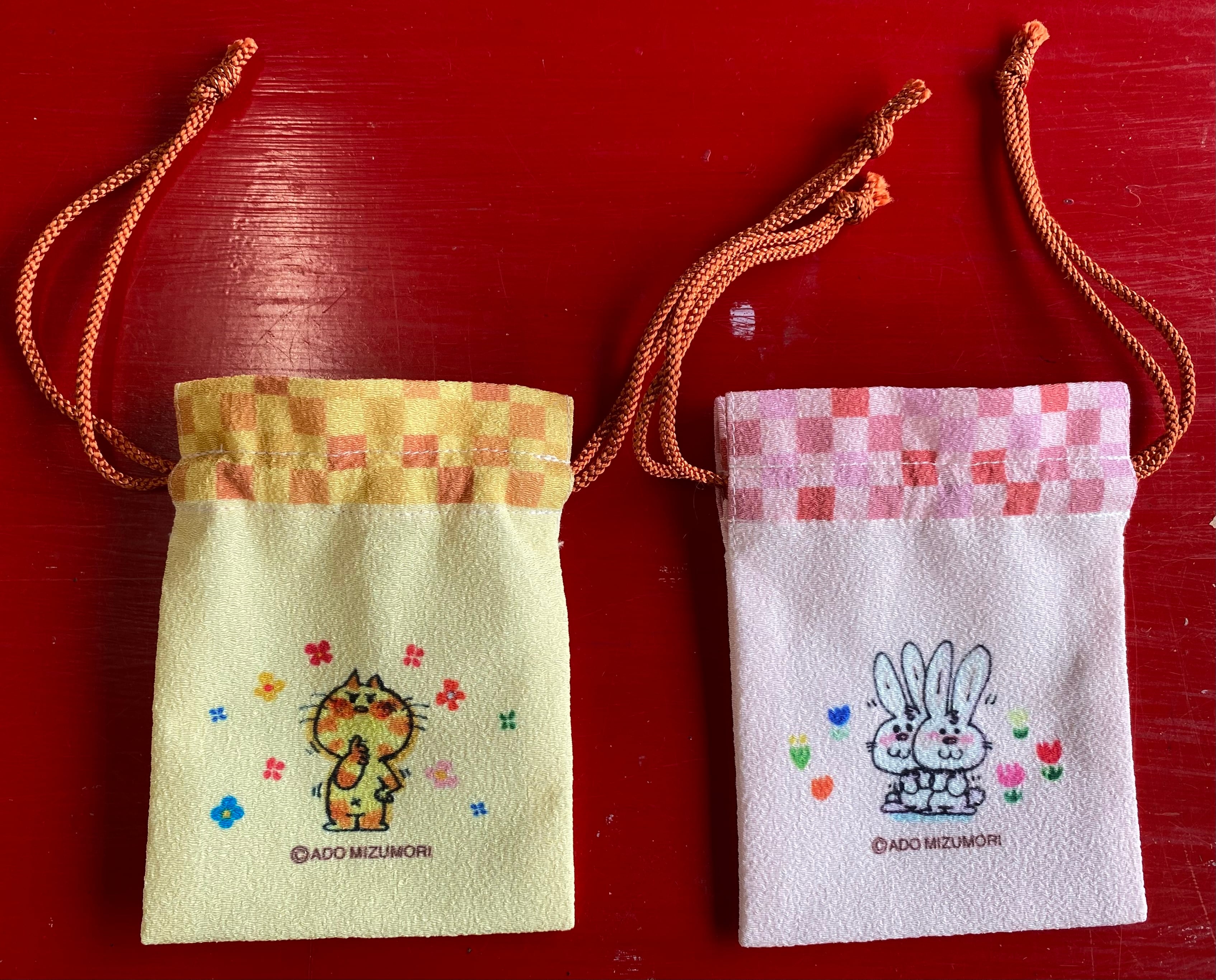 水森亜土「ちりめん雑貨豆巾着」 | 水森亜土のおもちゃ箱画廊 official