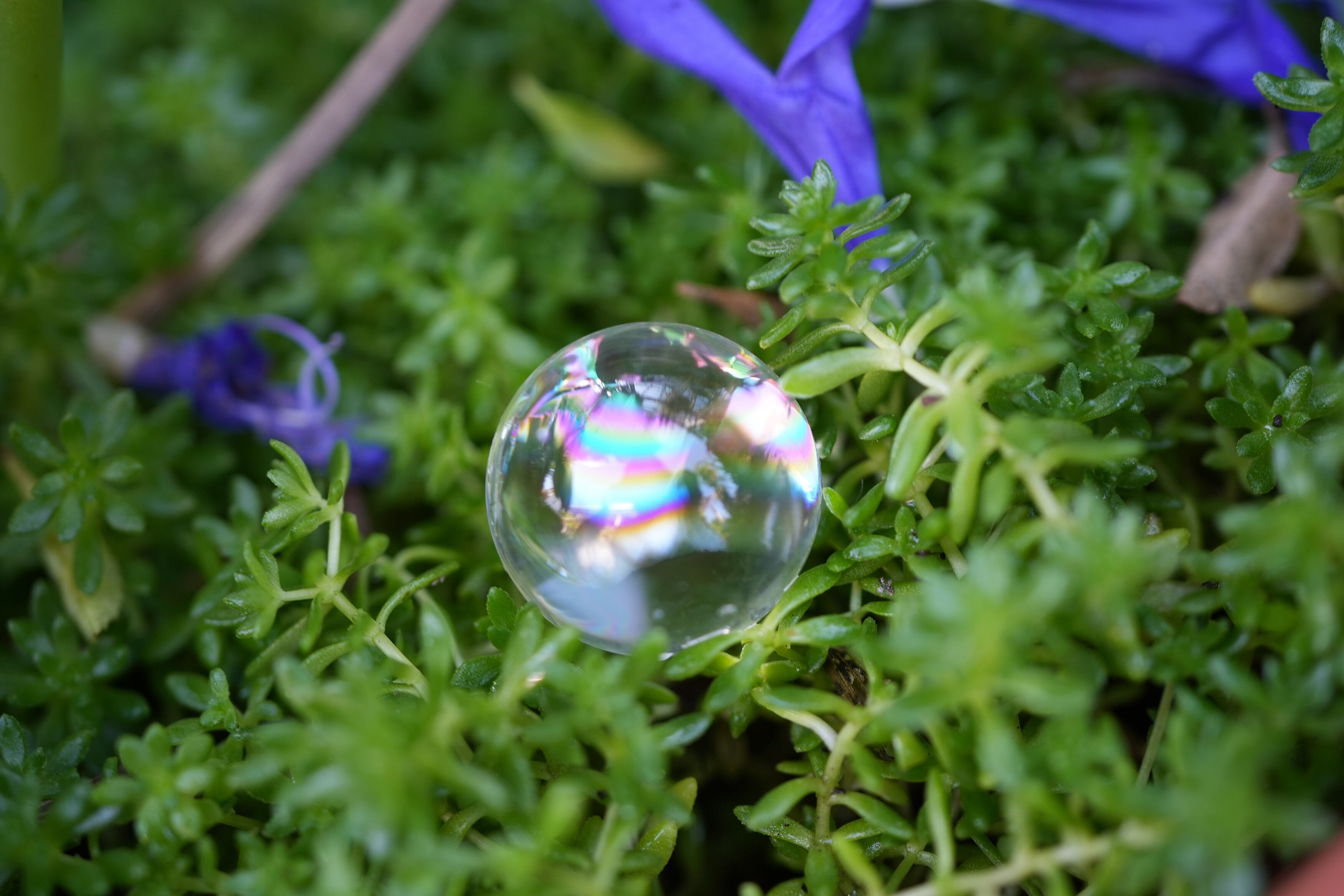 レインボークォーツ 虹色水晶☆レインボークォーツ s407 天然石 Funky garuda stone