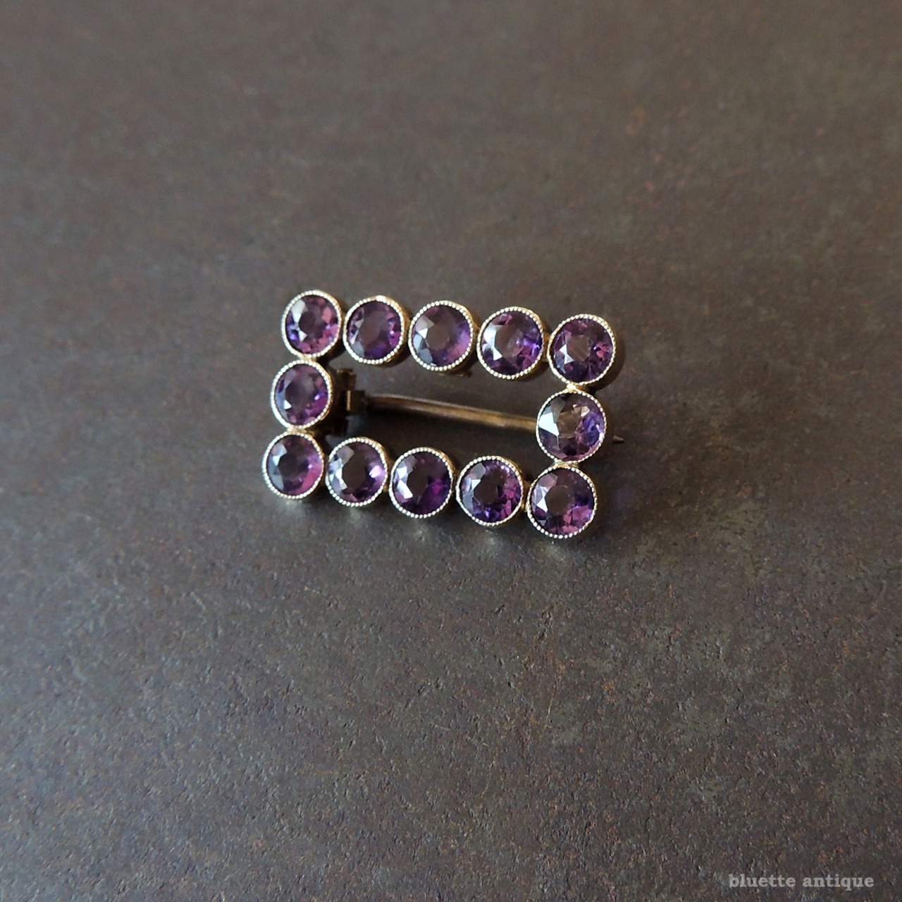アンティークジュエリー 9ctゴールド 天然アメシスト レクタングル レースピン ブローチ (ソーティングメモ付)
