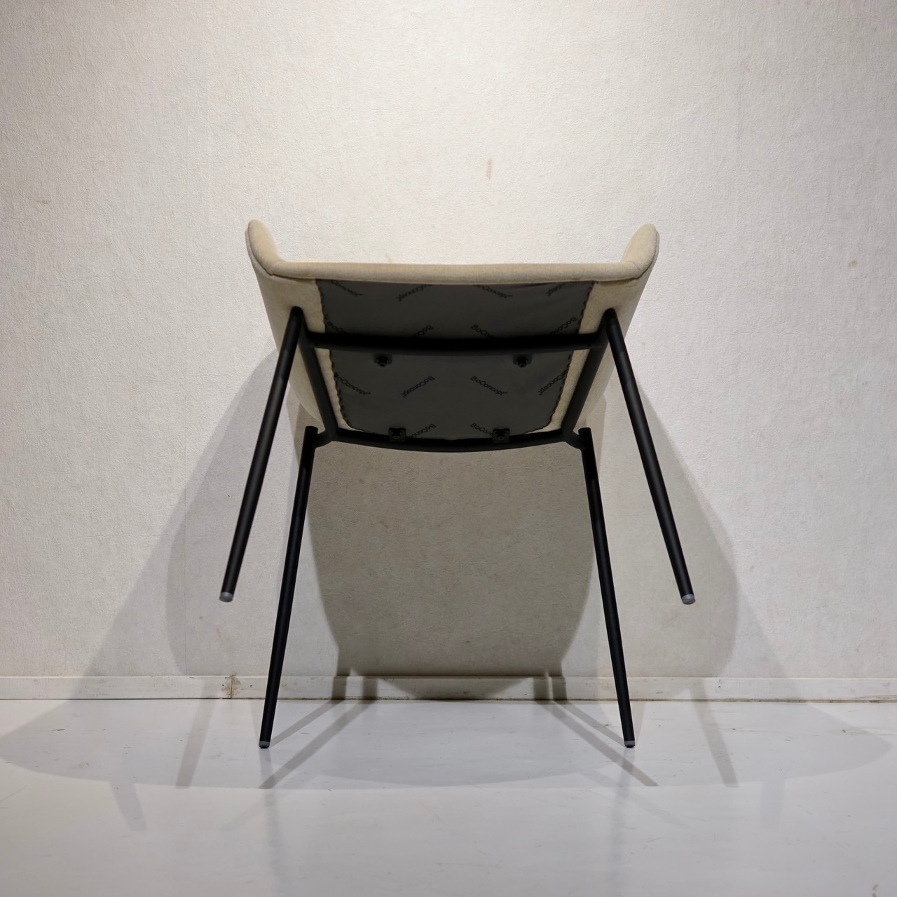 BoConcept ボーコンセプト Vienna ヴィエナ ダイニングチェア アームチェア 椅子 チェア ファブリック デンマーク 北欧 モダン ナチュラル