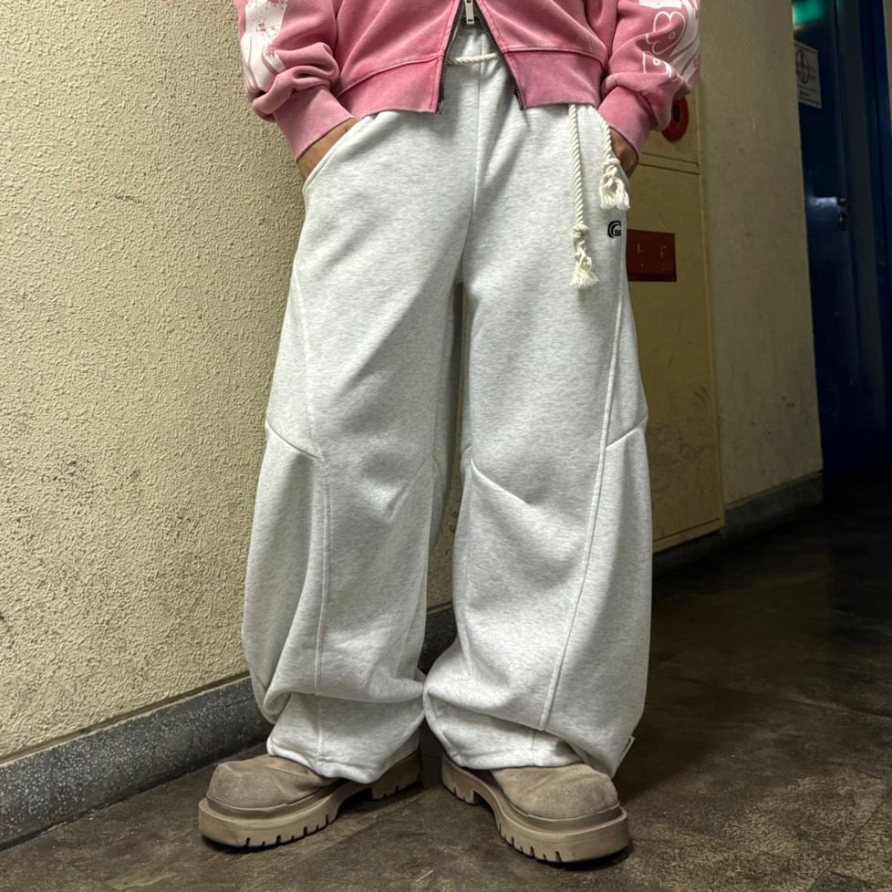 ひも付きバレルレッグスウェットパンツ | Jolly Clan