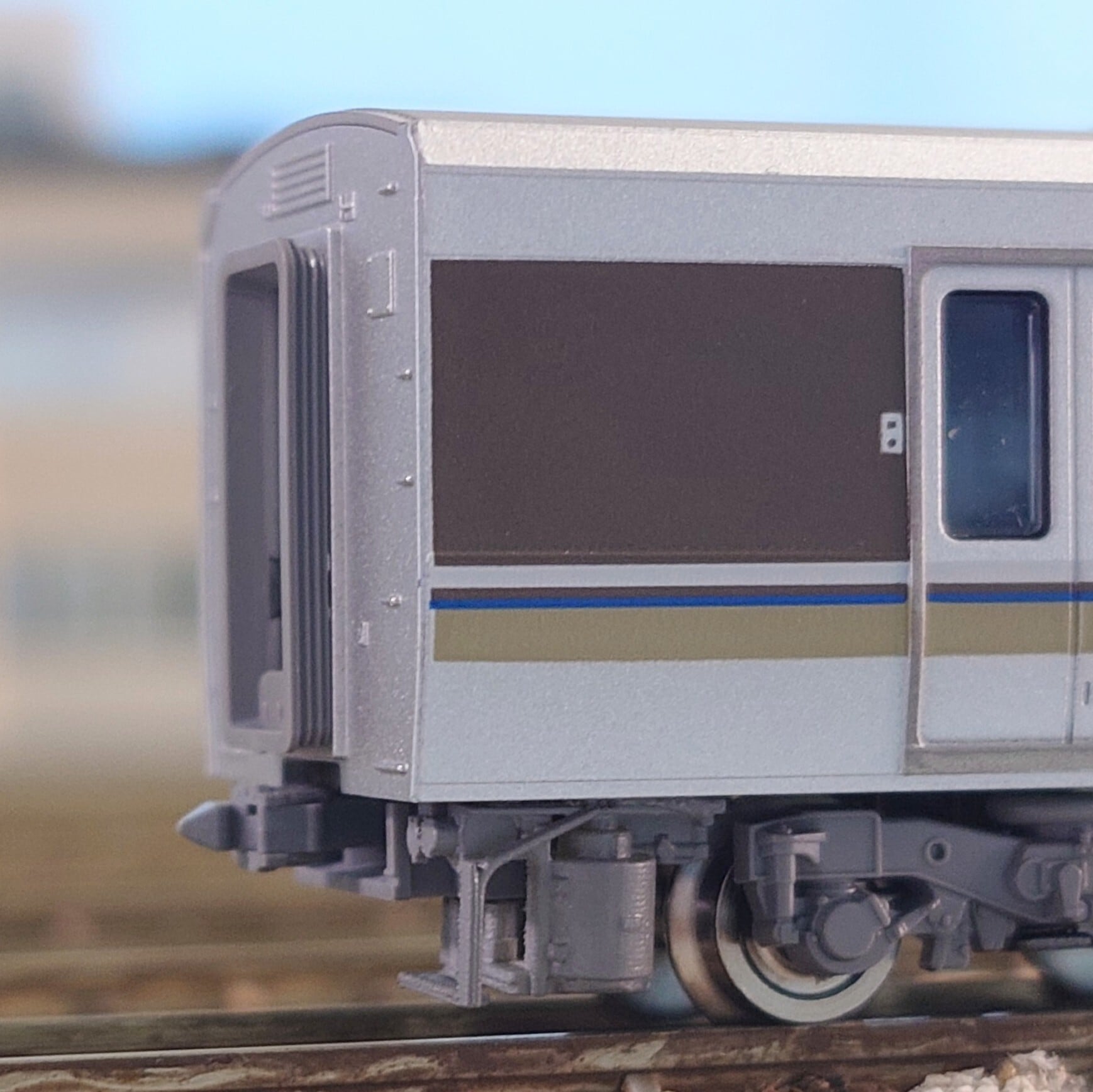 TOMIX 223系2000番台」用トイレタンク、車端部床下機器8両分