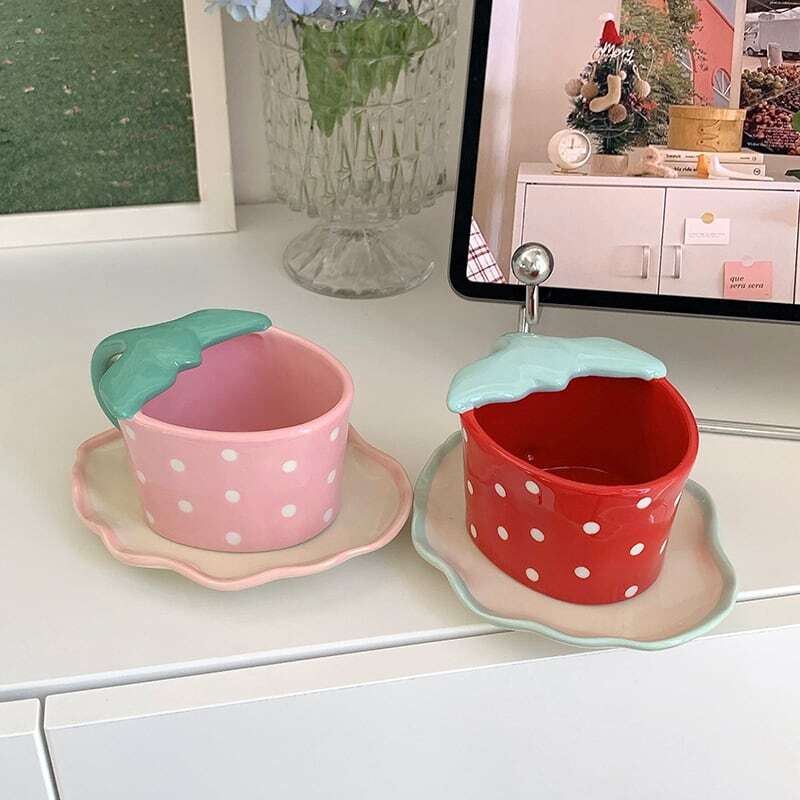 【CUP】ドット柄イチゴ形カップ&トレーセット