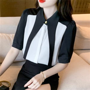 【送料無料】 トップス ブラウス 袖あり 半袖 Vネック プルオーバー バイカラー ボタン 大きめ襟 薄手生地 かわいい 大人可愛い 大人女子 こなれ感 シンプル カジュアル 大人 上品 おしゃれ お洒落 コンサバ エレガント 無地 夏 20代 30代 40代 レディース 女性用 ママ ママ服 デート お出かけ お茶会 女子会 休日 演奏会 授業参観 オフィス ビジネス OL 通勤 結婚式 二次会 パーティ プチプライス デイリーユース 韓国 ファッション 定番アイテム 着痩せ インスタ映え