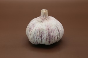 【海外にんにく】「スリランカ（セイロンガーリック）」　M玉サイズ１kg（ ２０玉前後/kg）