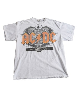 USED ROCK BAND T-SHIRT -ACDC-