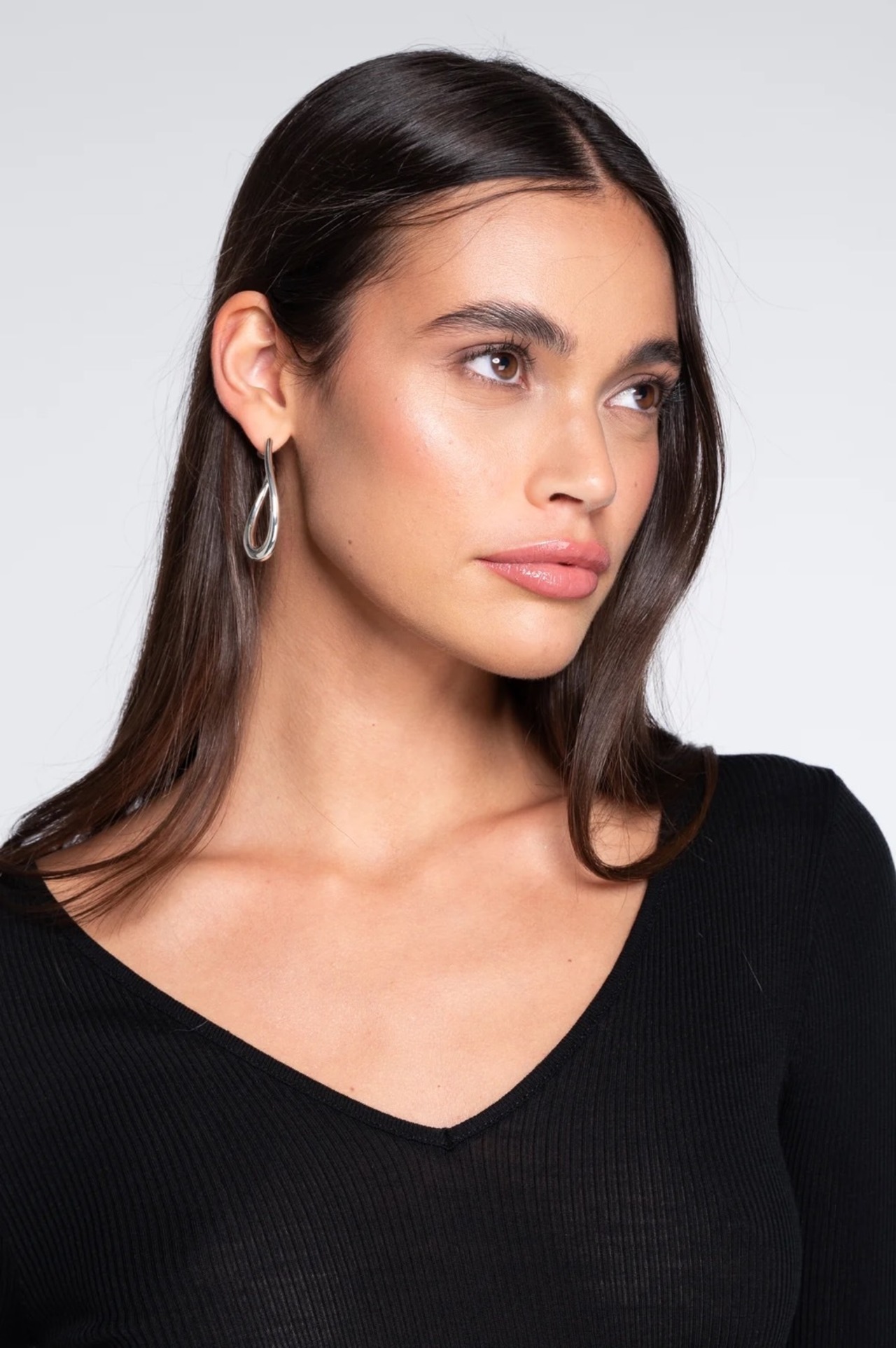 ウールシルク Vネック 長袖 ブラック 2、3サイズ