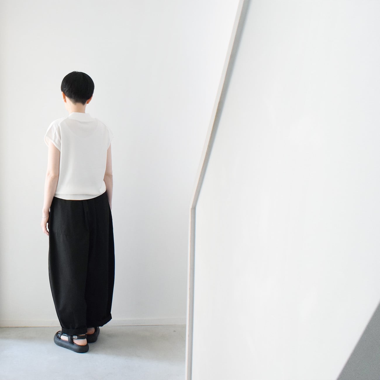 フレンチスリーブVネックニット：白［NT43FSWH］ | skep-online shop
