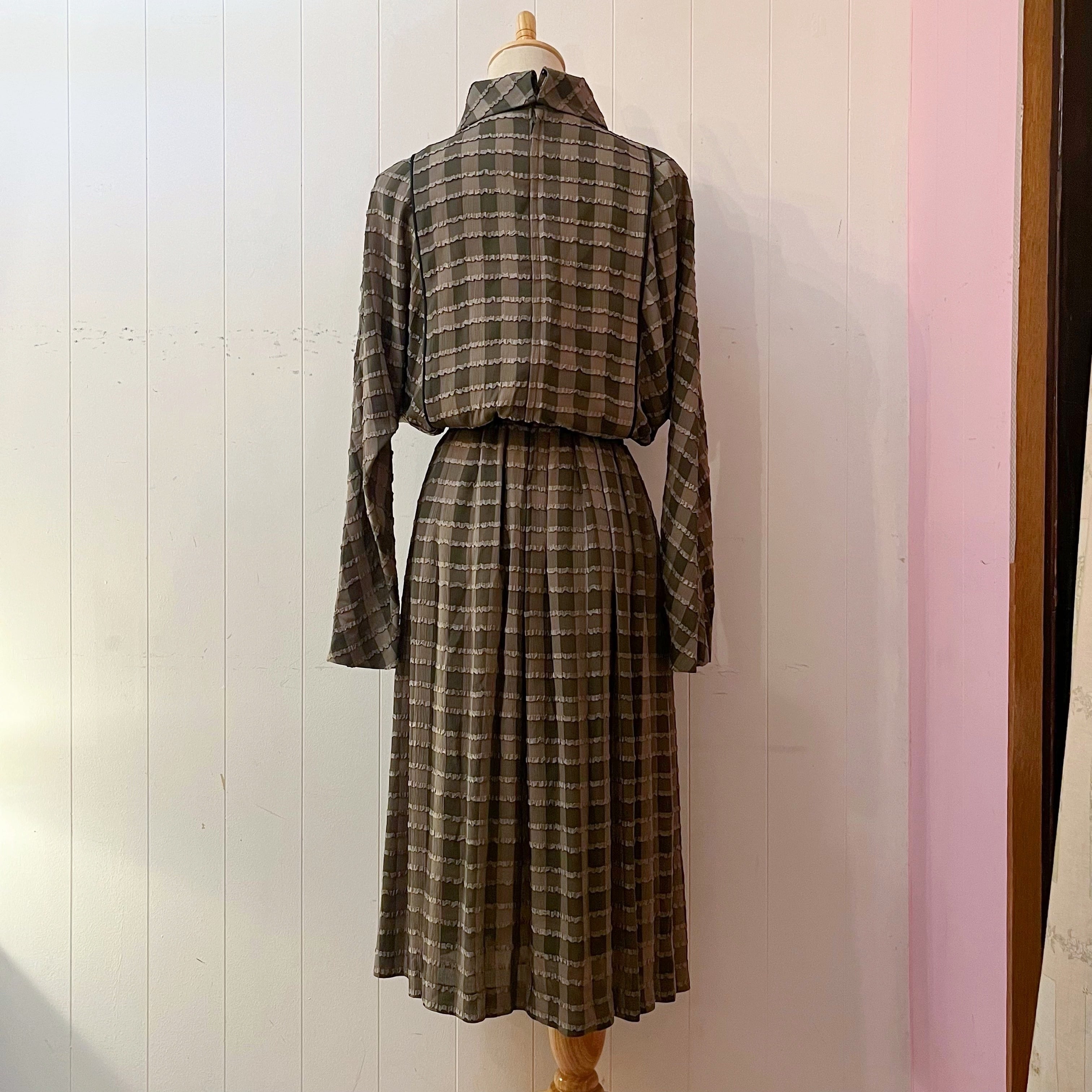 green frill check round collar one-piece