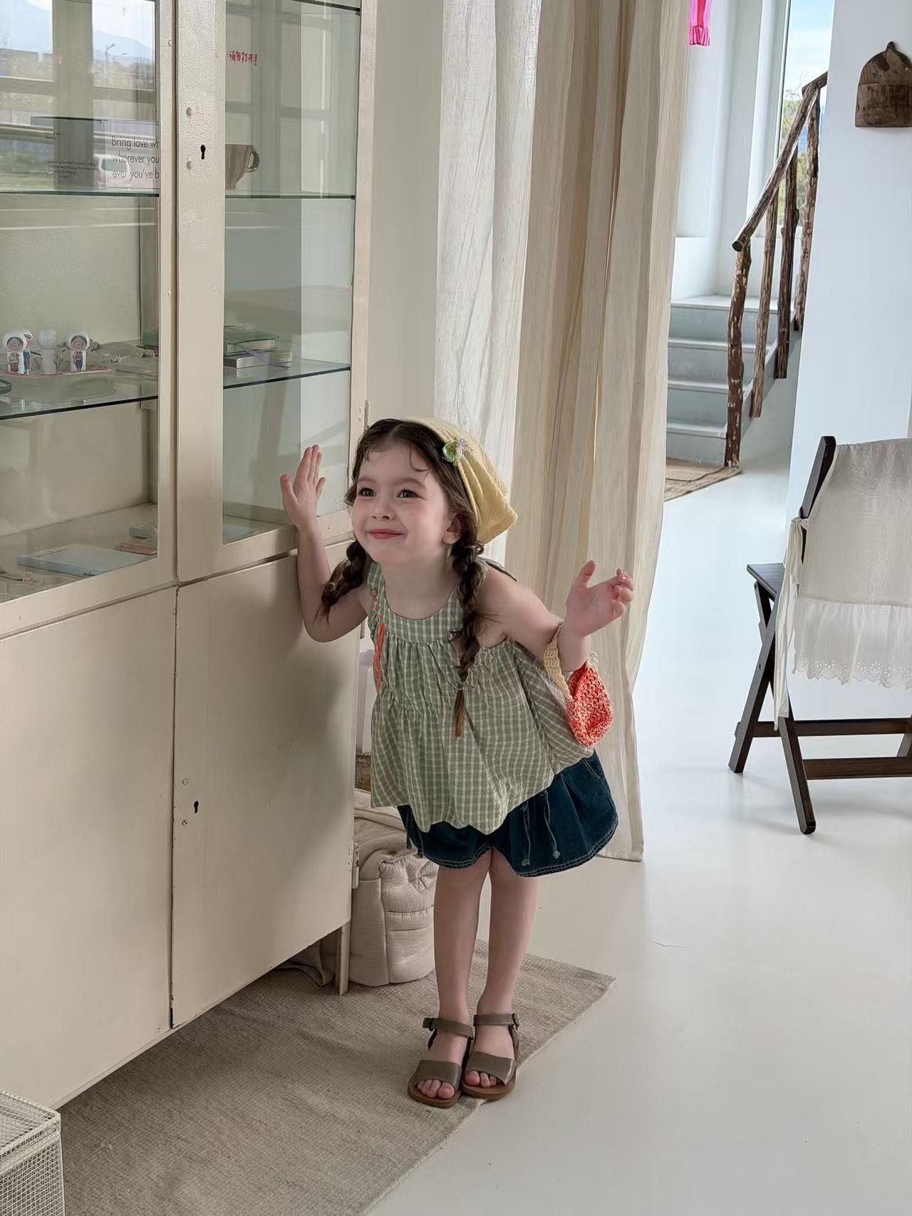 [aiai] Olive Check Balloon Blouse / [아이아이] 올리브체크벌룬블라우스