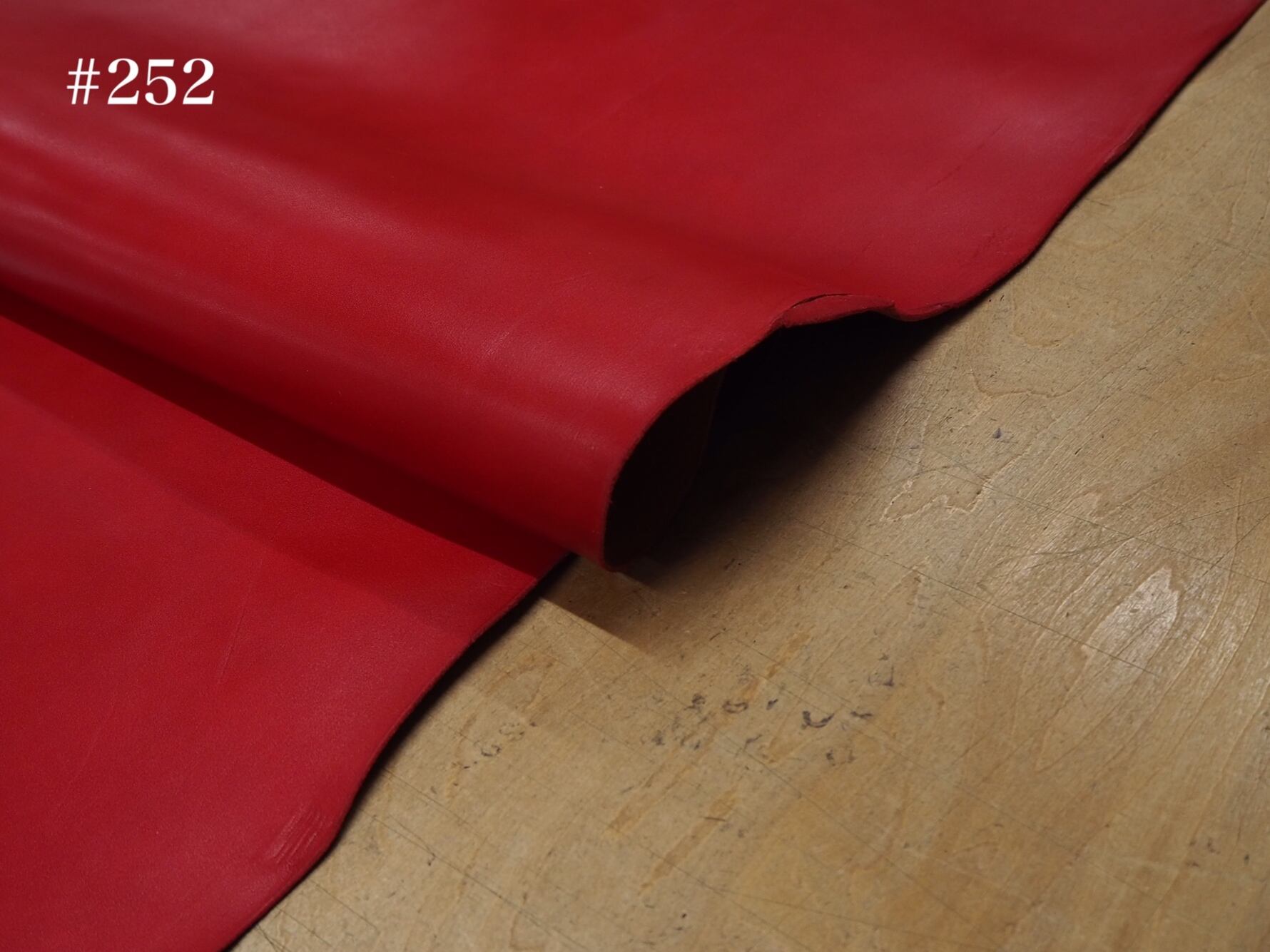 252】 特価 スムース(ガルボ) 赤 331ds | LEATHER FACTORY