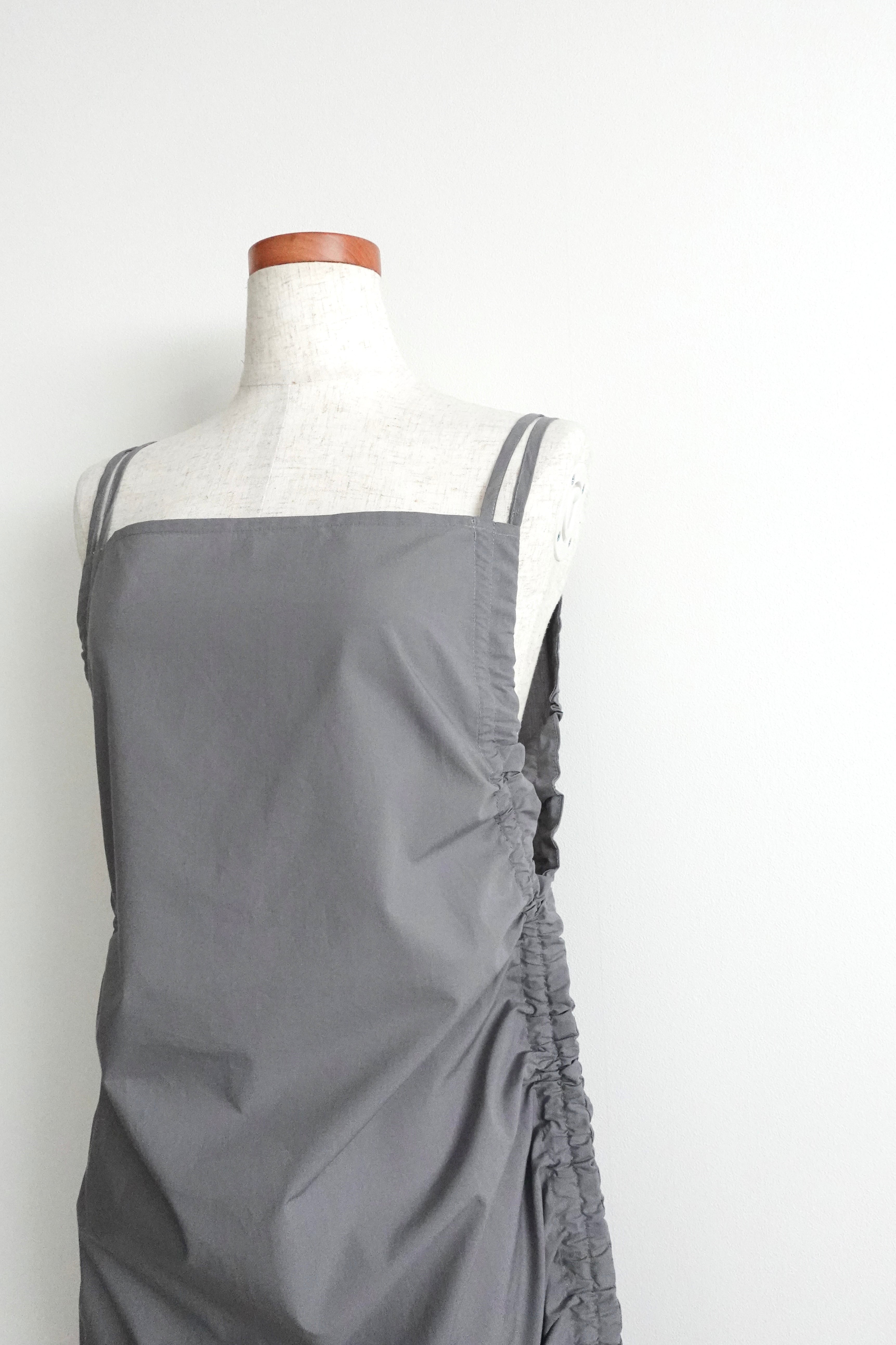 BASERANGE】PICTORIAL STRAP DRESS | TOLMA.