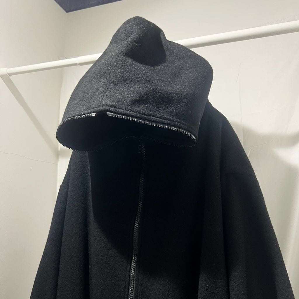 【中古】ヨウジヤマモト YOHJI YAMAMOTO FV-C51-104 REGULATION 22AW MELTON R-LONG HOODY-C ロングコート 長袖 ca679bc86090f1e2ded19dce48cfef