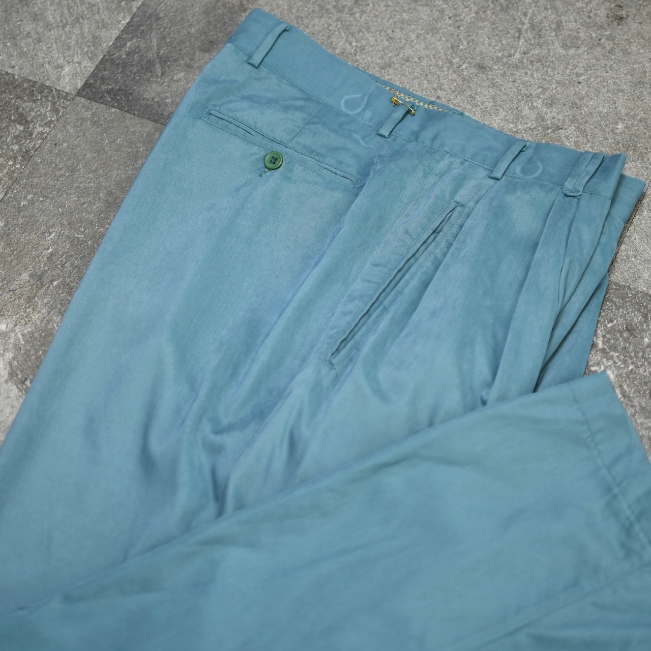 drape silhouette rayon blend 3tuck slacks emerald green