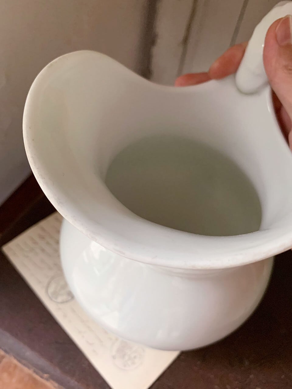 陶器 白のピッチャー ジャグ ホワイト 花器 | Brocante de La Cocotte