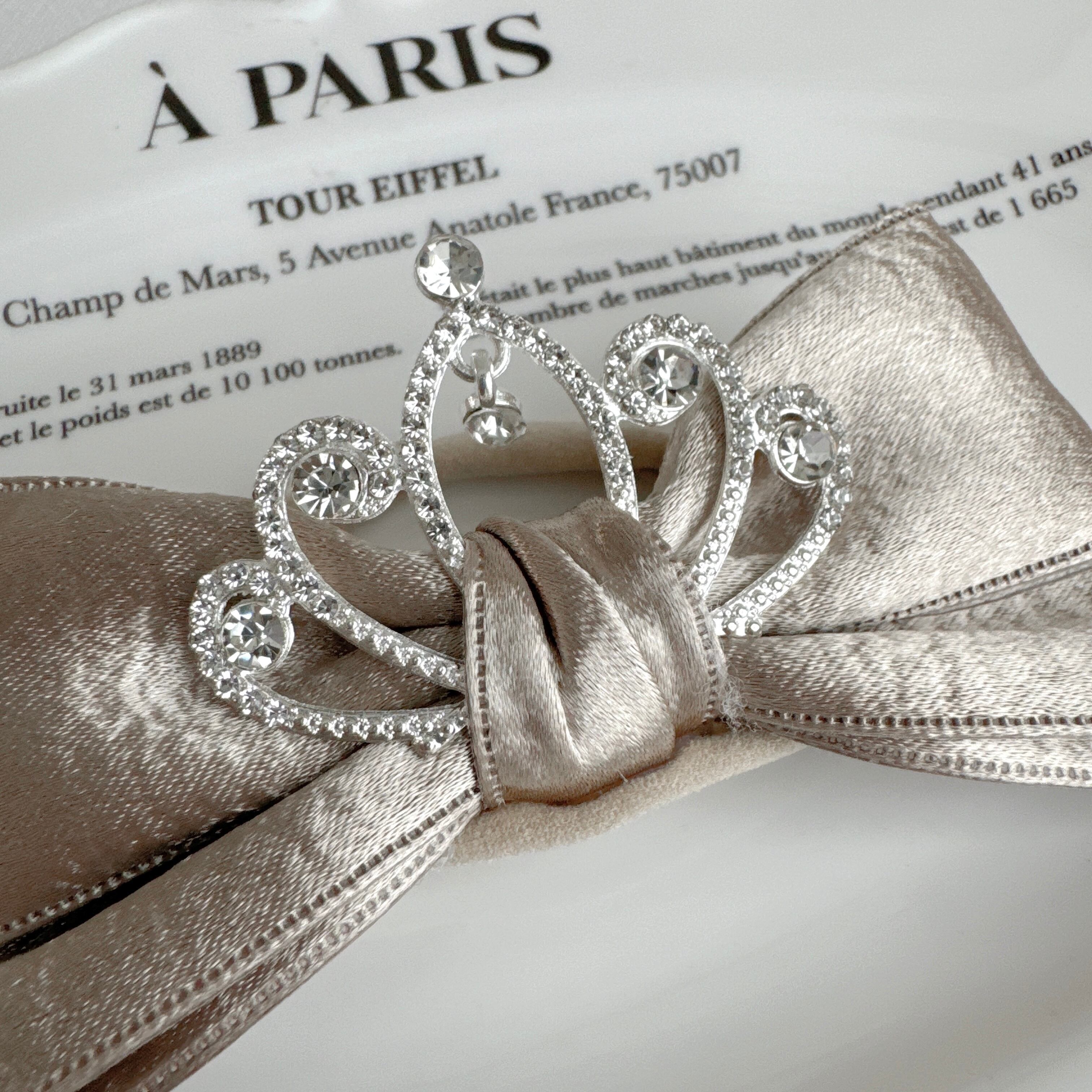 クラウン付きのキラキラおリボンヘアバンド