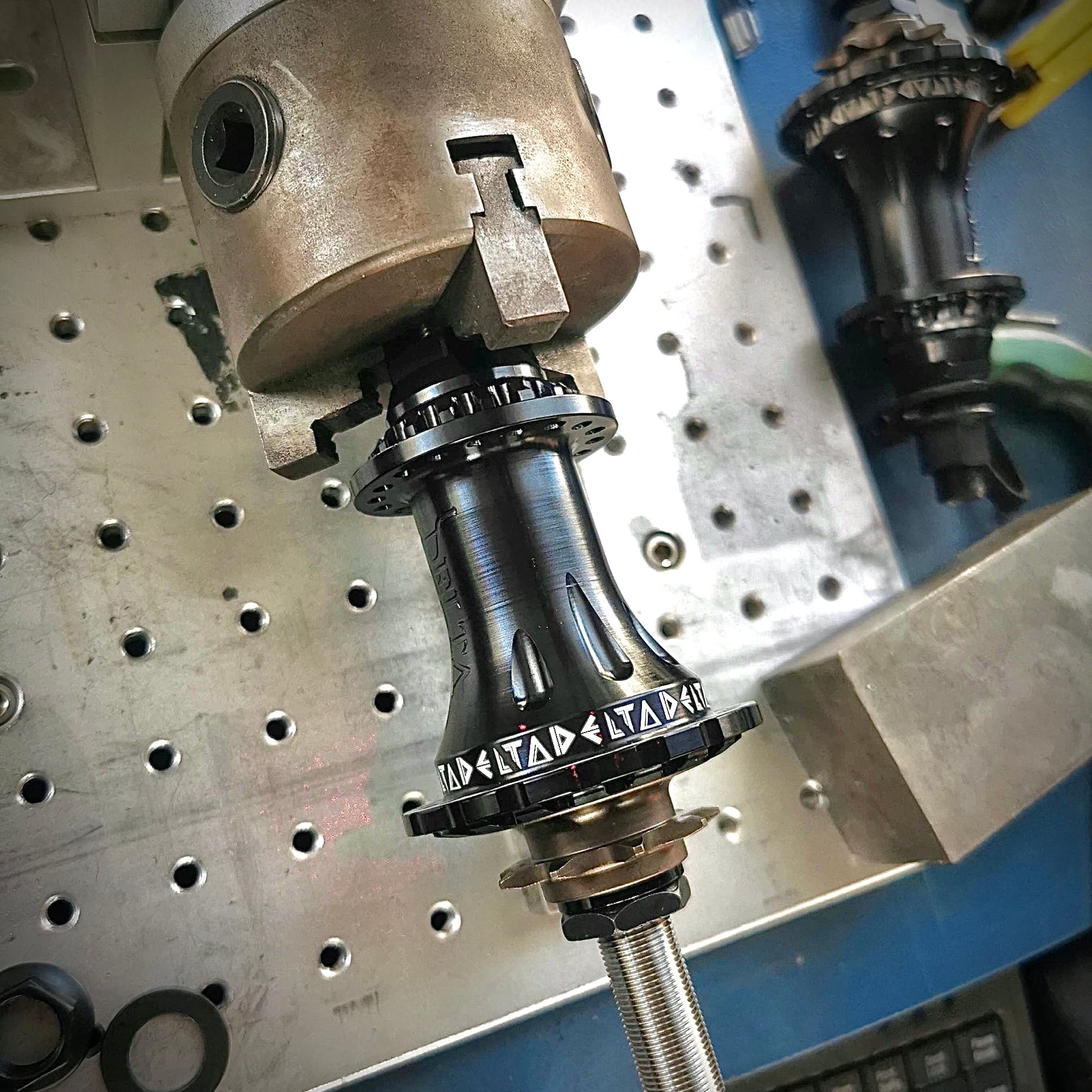 DELTΔ BMX REAR HUB (TITANIUM SHAFT) | ÐELTΔ