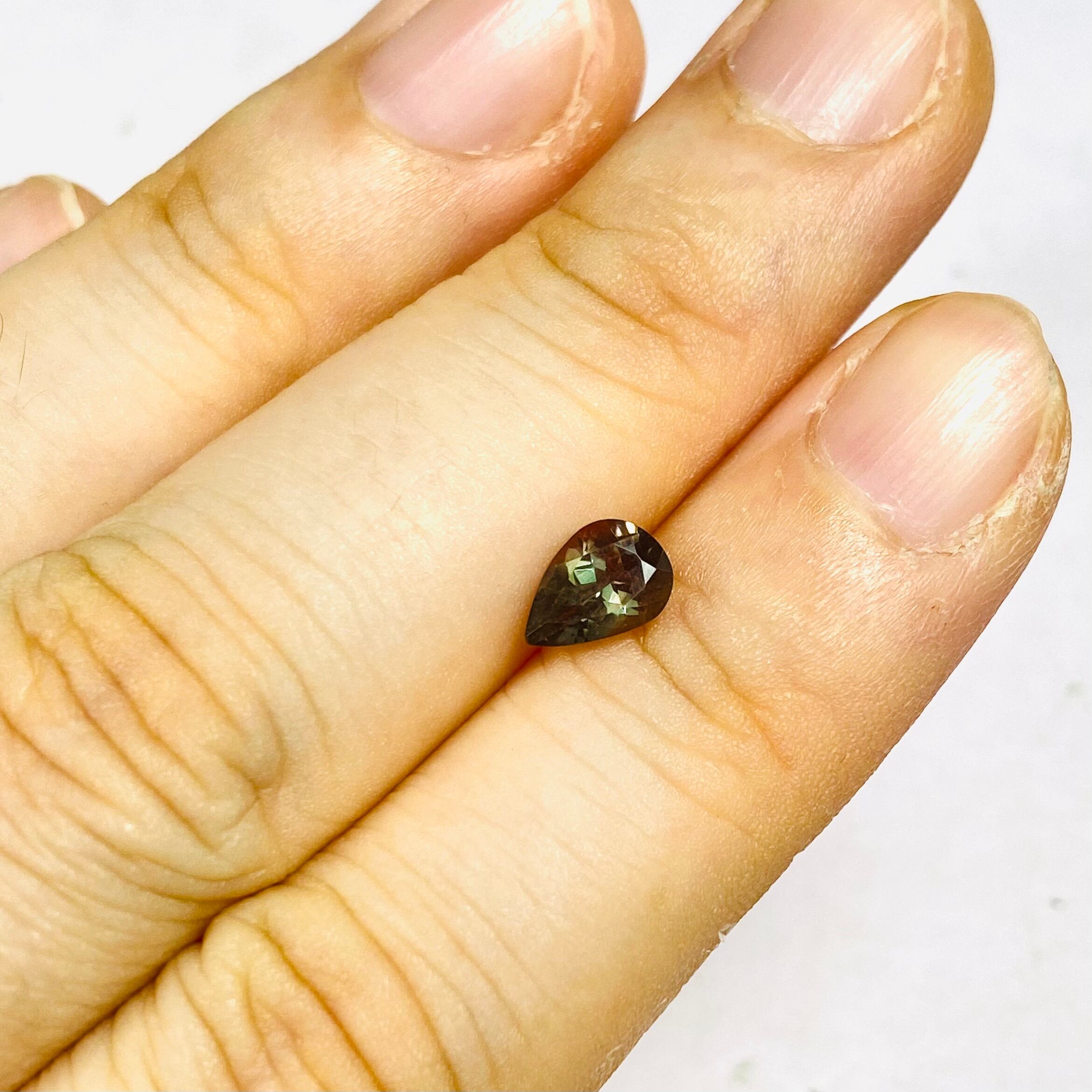 カメレオンなオレゴンサンストーン