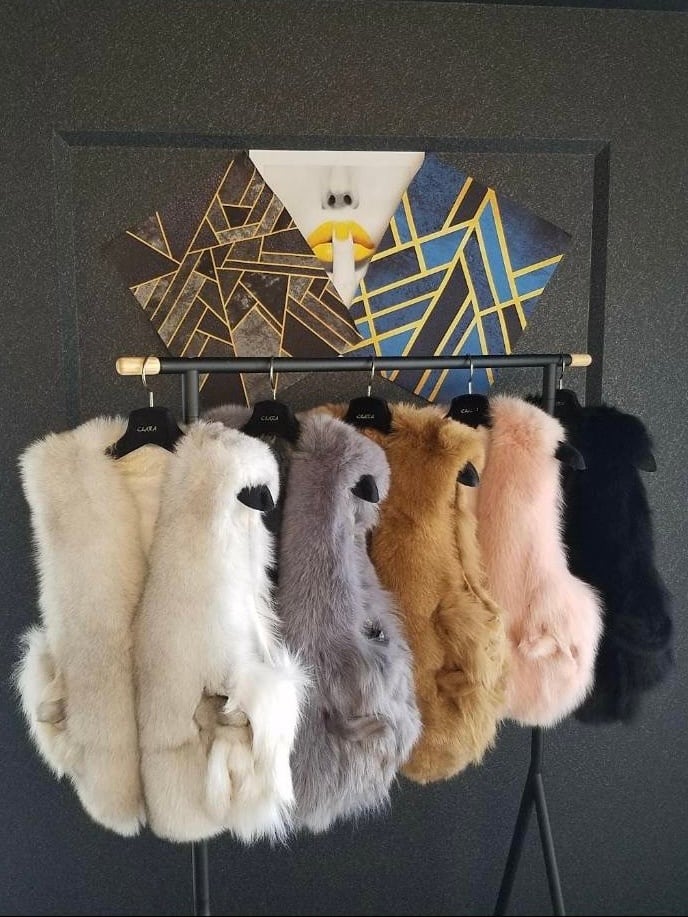 Voluminous fox fur vest《 即日発送 》