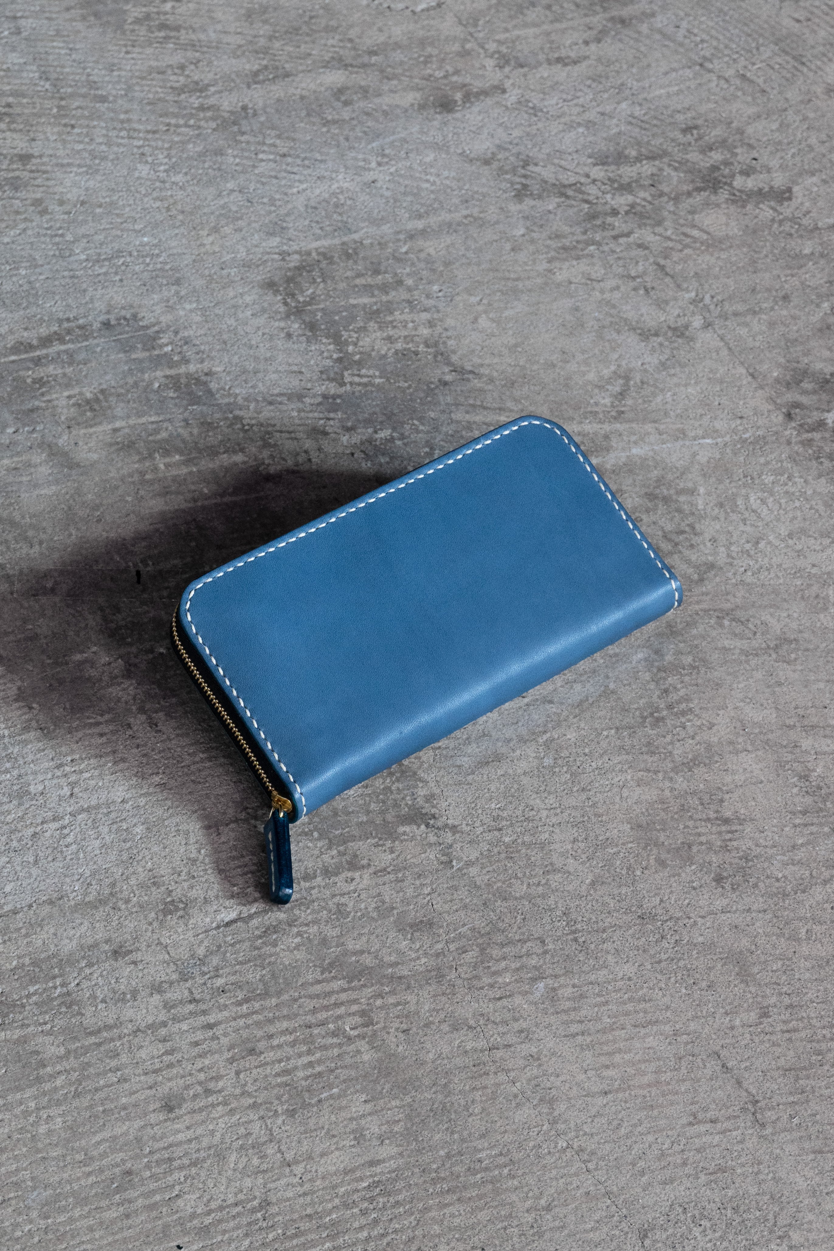 Roundzip wallet / Oil【送料無料】 | 高級皮革ならminca｜栃木レザー