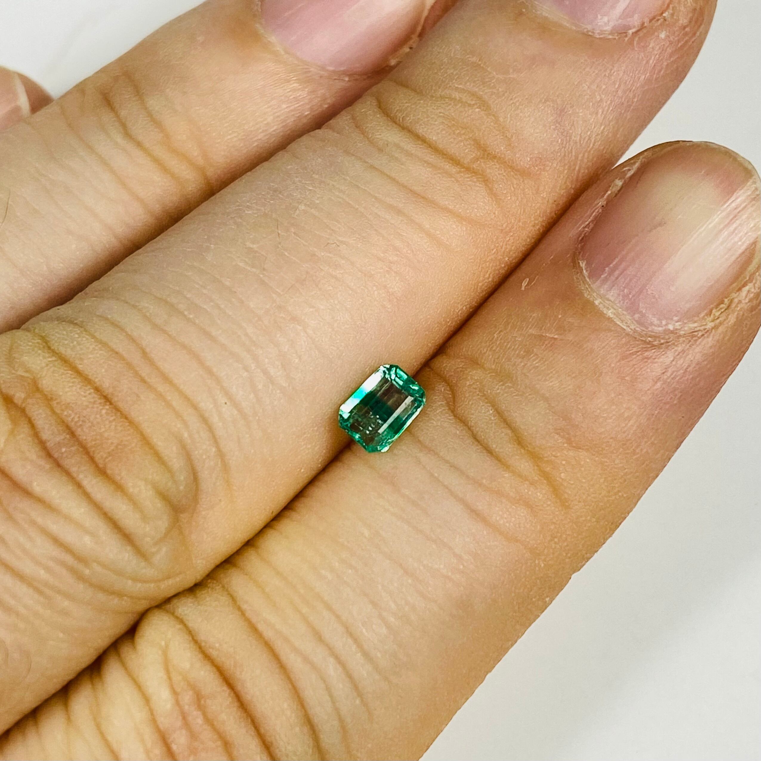 レアなバイカラーエメラルド