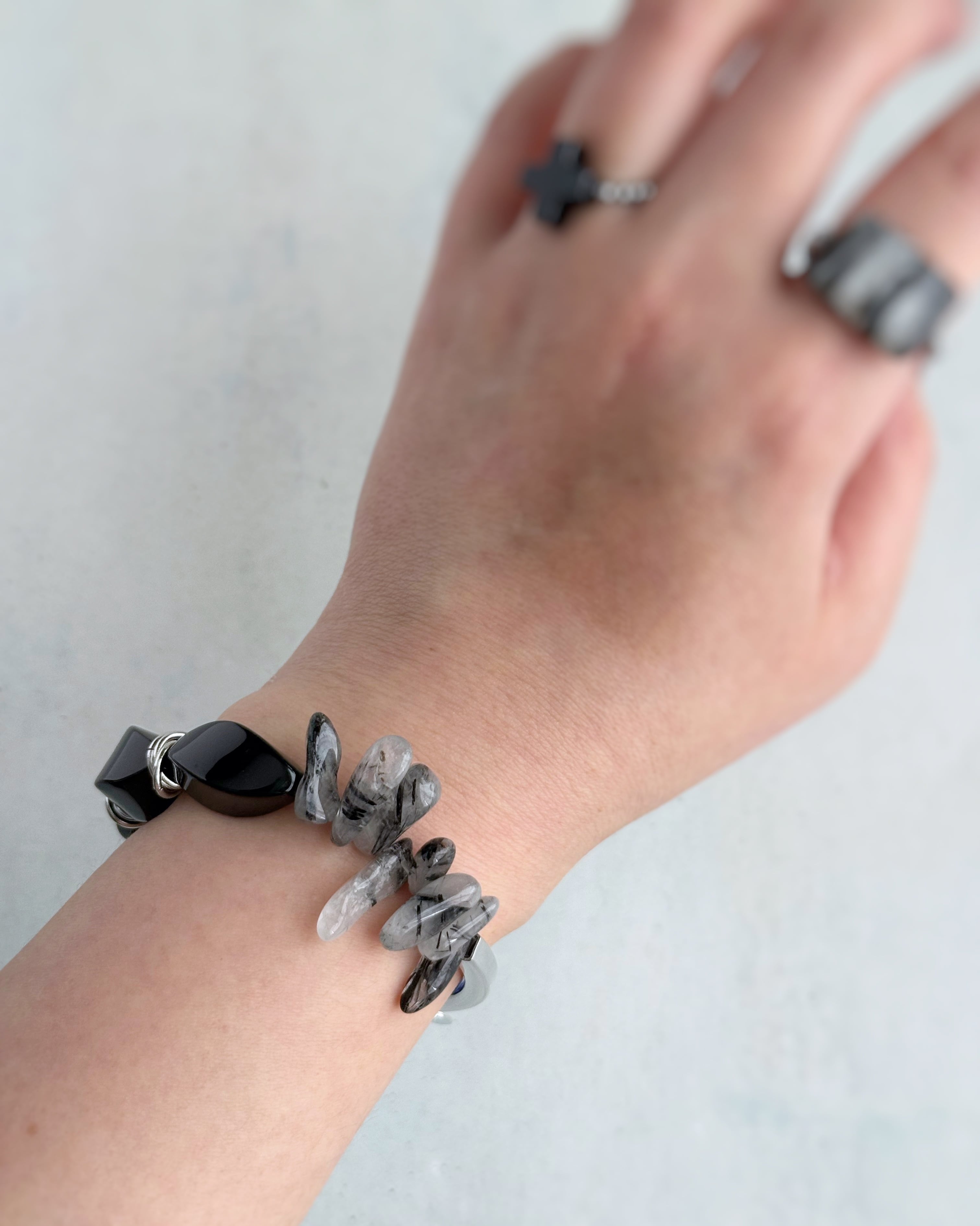 Tube & stone bracelet(オニキス×ラピスラズリ×ブラックルチルクォーツ)