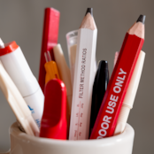 BARISTA PENCILS (紅白セット)