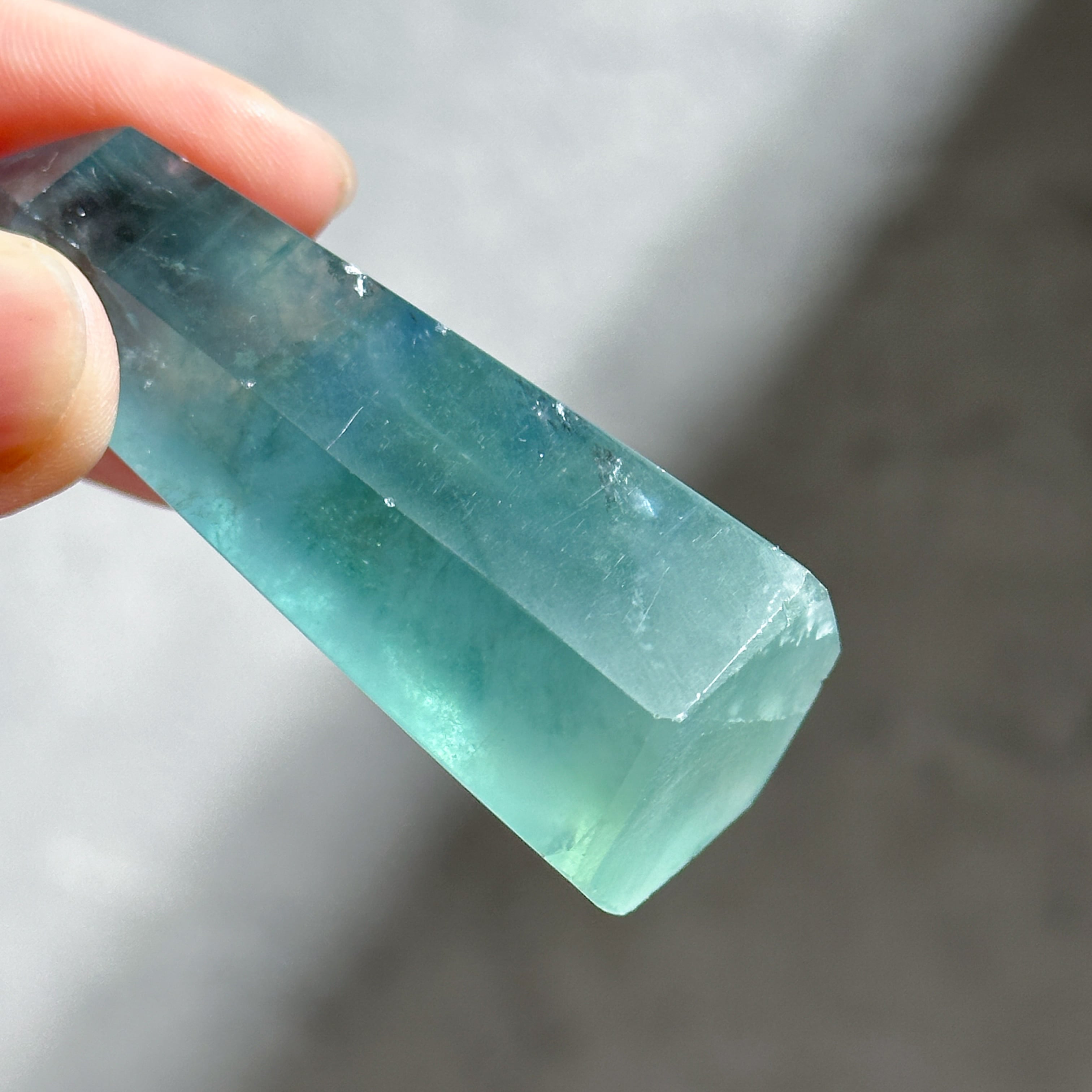 ブルー、グリーンフローライト タワー型02◇ Rainbow Fluorite