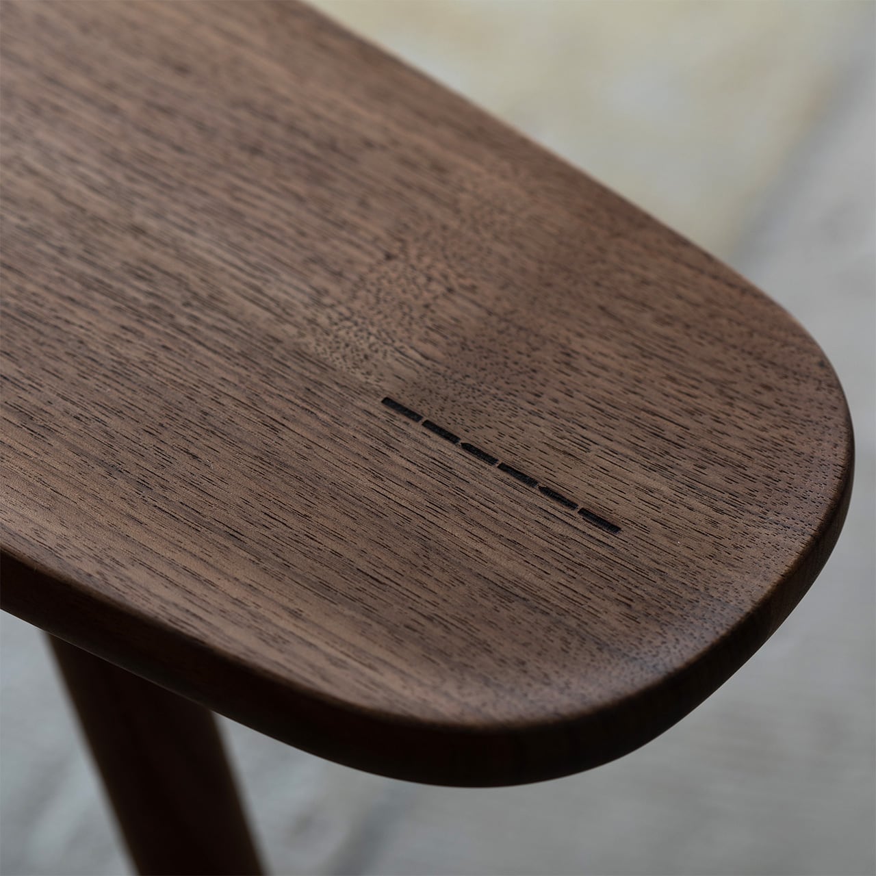サイドテーブルウォルナット Side Table Walnut | IKIKI the shop サイドテーブルウォルナット Side Table Walnut | IKIKI the shop