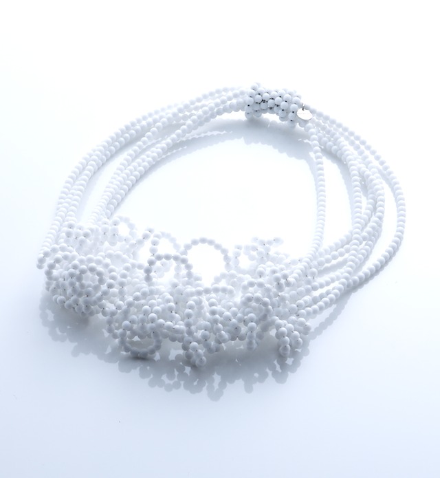 【Ricca (リッカ)】 6連 ストレッチネックレス ( ホワイト)