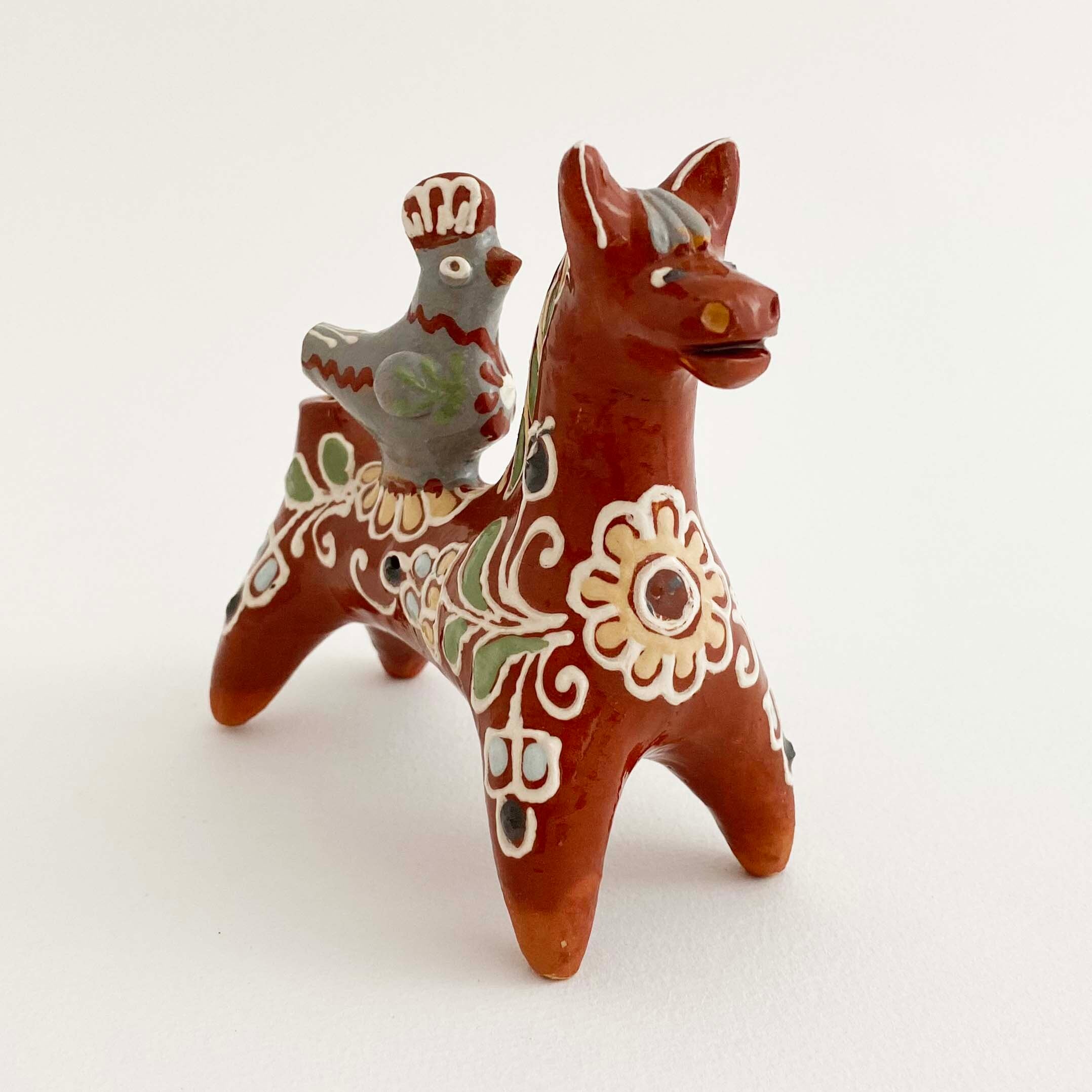 ウクライナ産  オピシュニャ土人形（馬と鶏 / 灰色の鶏）